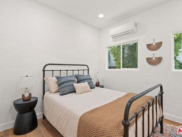 509 N Hobart Boulevard, Los Angeles CA 90004