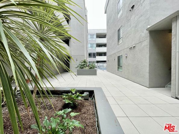 12115 San Vicente Boulevard 207, Los Angeles CA 90049