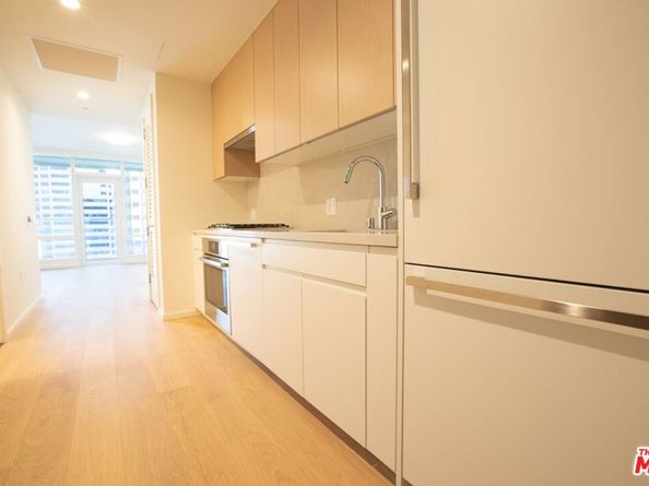 877 Francisco Street 1819, Los Angeles CA 90017