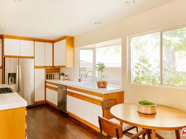 3588 Mandeville Canyon Road, Los Angeles CA 90049