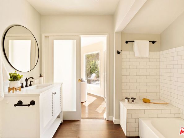 3588 Mandeville Canyon Road, Los Angeles CA 90049