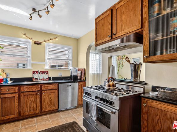 420 N Orange Drive, Los Angeles CA 90036