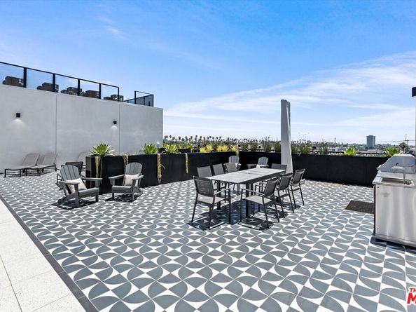 904 S New Hampshire Avenue 208, Los Angeles CA 90006