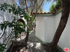 636 N Curson Avenue, Los Angeles CA 90036