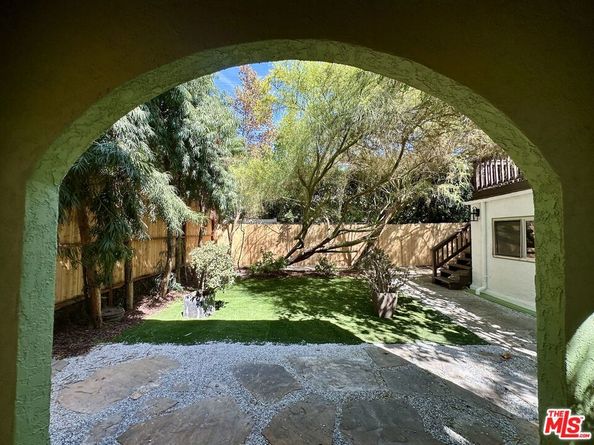 636 N Curson Avenue, Los Angeles CA 90036