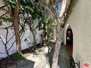 636 N Curson Avenue, Los Angeles CA 90036