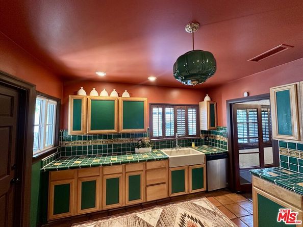 636 N Curson Avenue, Los Angeles CA 90036