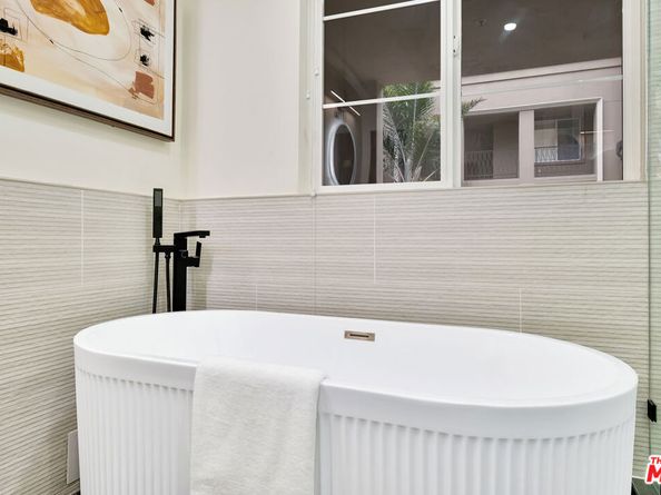 5831 Seawalk Drive 117, Playa Vista CA 90094