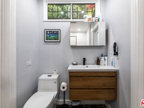 6919 Camrose Drive, Los Angeles CA 90068