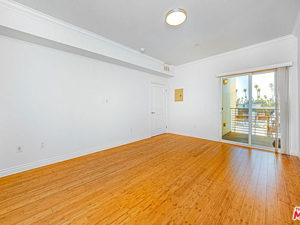 3061 W 12th Place 309, Los Angeles CA 90006
