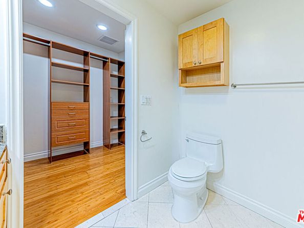 3061 W 12th Place 309, Los Angeles CA 90006