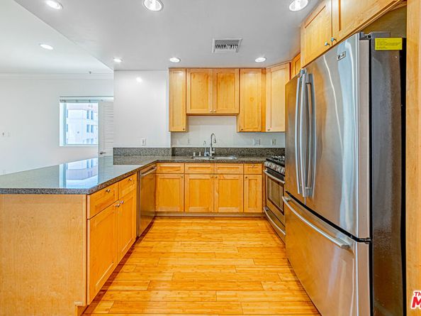 3061 W 12th Place 309, Los Angeles CA 90006