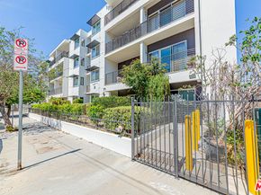 3061 W 12th Place 309, Los Angeles CA 90006