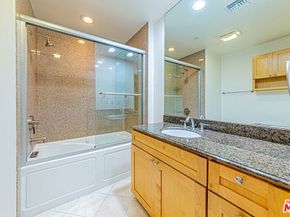 3061 W 12th Place 309, Los Angeles CA 90006