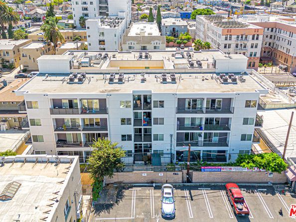 3061 W 12th Place 309, Los Angeles CA 90006