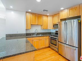 3061 W 12th Place 309, Los Angeles CA 90006