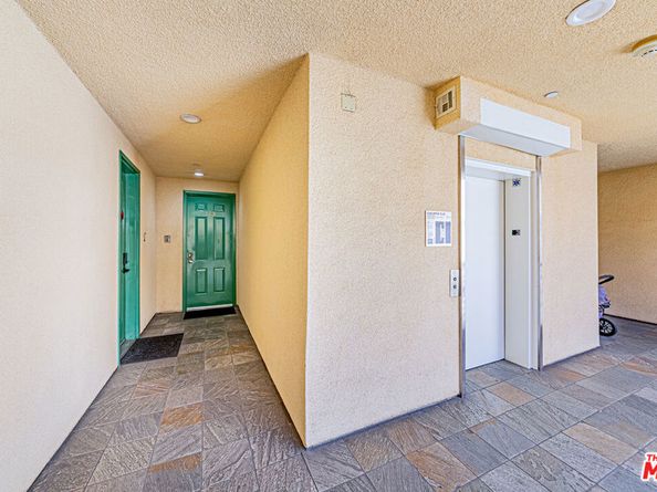 3061 W 12th Place 309, Los Angeles CA 90006