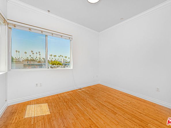 3061 W 12th Place 309, Los Angeles CA 90006