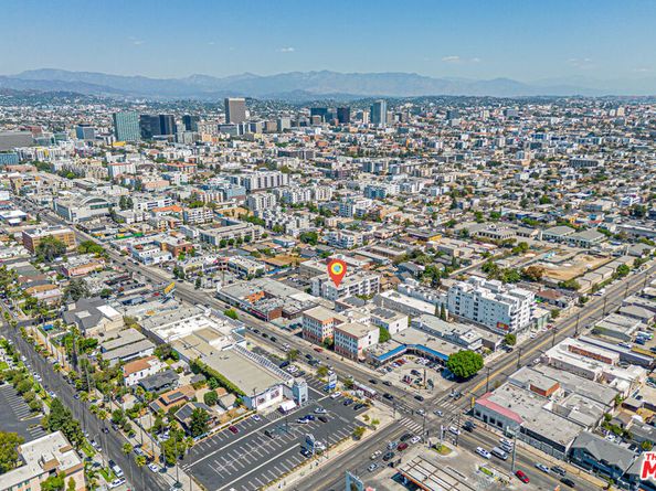 3061 W 12th Place 309, Los Angeles CA 90006