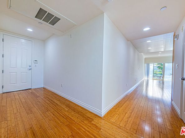 3061 W 12th Place 309, Los Angeles CA 90006