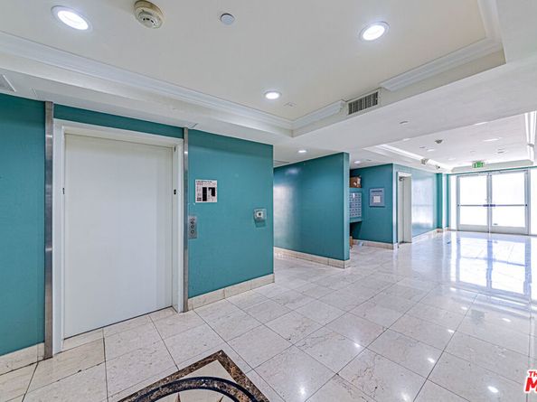 3061 W 12th Place 309, Los Angeles CA 90006