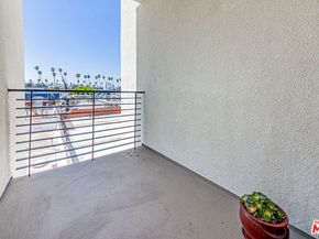 3061 W 12th Place 309, Los Angeles CA 90006
