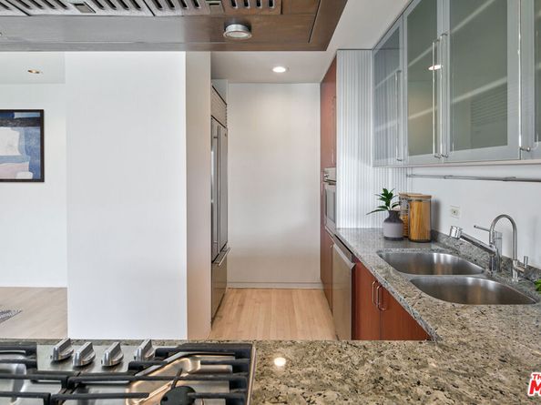 101 California Avenue 907, Santa Monica CA 90403