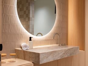 2555 La Mesa Drive, Santa Monica CA 90402