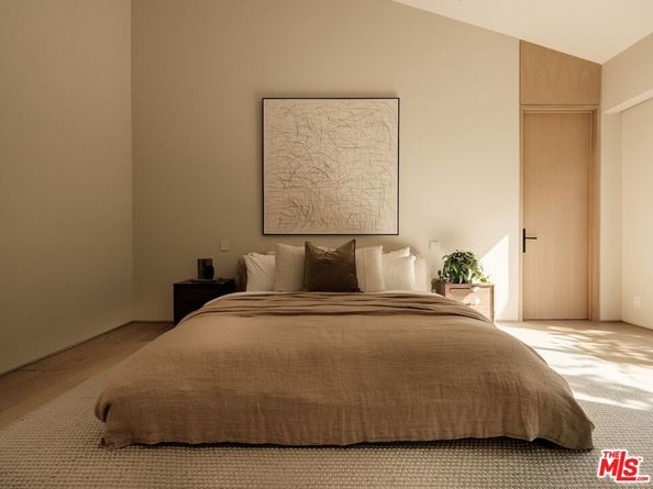 2555 La Mesa Drive, Santa Monica CA 90402