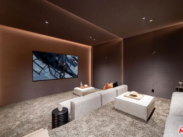 2555 La Mesa Drive, Santa Monica CA 90402