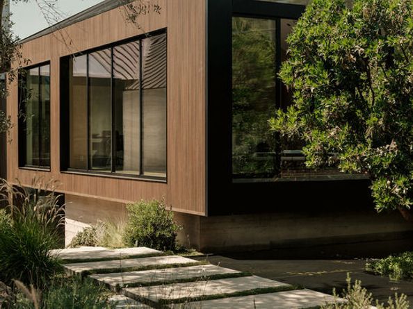 2555 La Mesa Drive, Santa Monica CA 90402