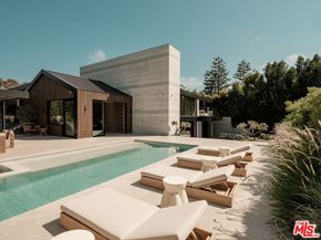 2555 La Mesa Drive, Santa Monica CA 90402