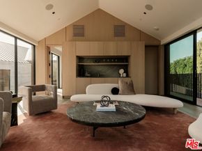 2555 La Mesa Drive, Santa Monica CA 90402