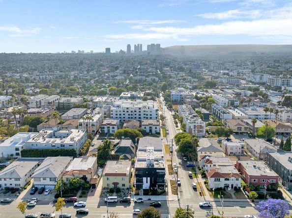 1501 S Fairfax Avenue, Los Angeles CA 90019