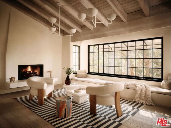 2729 Nichols Canyon Road, Los Angeles CA 90046