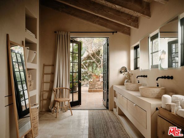 2729 Nichols Canyon Road, Los Angeles CA 90046