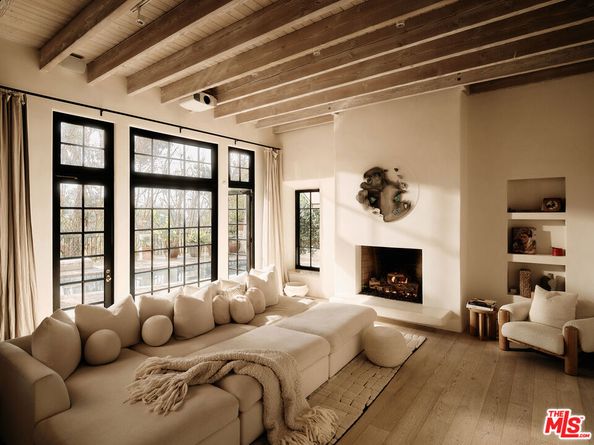 2729 Nichols Canyon Road, Los Angeles CA 90046