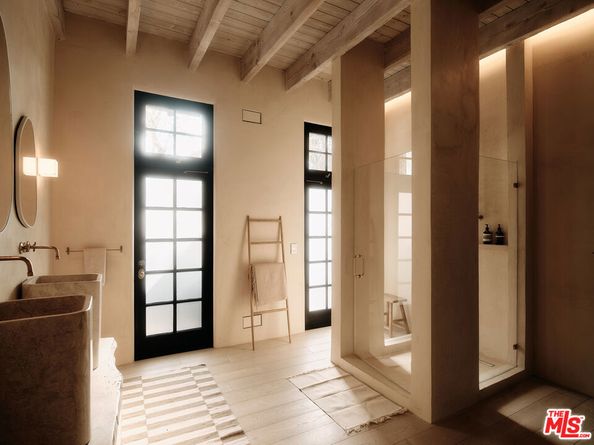 2729 Nichols Canyon Road, Los Angeles CA 90046