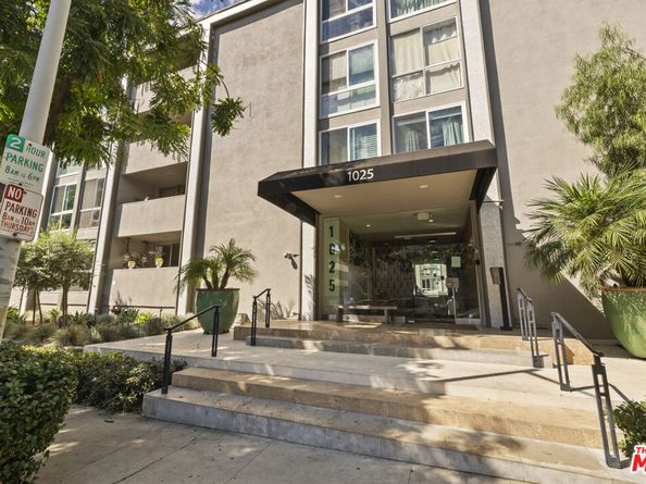 1025 N Kings Road 113, West Hollywood CA 90069