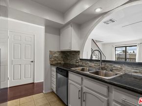 2480 Penmar Avenue 2, Venice CA 90291