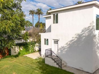 2741 S Rimpau Boulevard