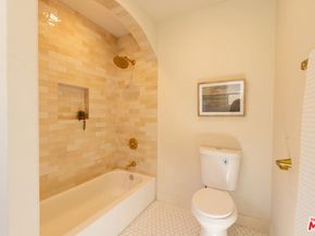 5200 S St Andrews Place, Los Angeles CA 90062