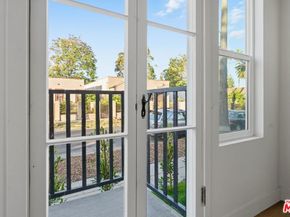 5200 S St Andrews Place, Los Angeles CA 90062