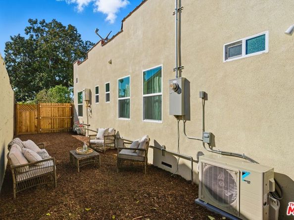 5200 S St Andrews Place, Los Angeles CA 90062