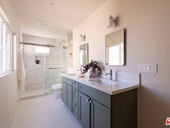 5200 S St Andrews Place, Los Angeles CA 90062