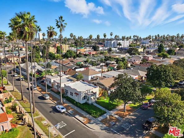 5200 S St Andrews Place, Los Angeles CA 90062