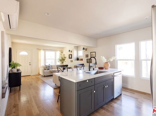 5200 S St Andrews Place, Los Angeles CA 90062