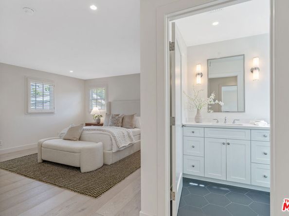 632 S Arden Boulevard, Los Angeles CA 90005