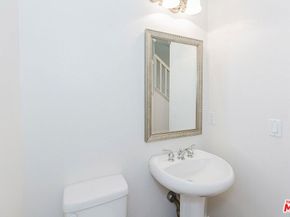 453 N Altadena Drive 8, Pasadena CA 91107