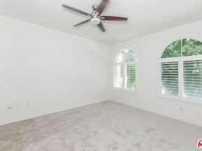 453 N Altadena Drive 8, Pasadena CA 91107
